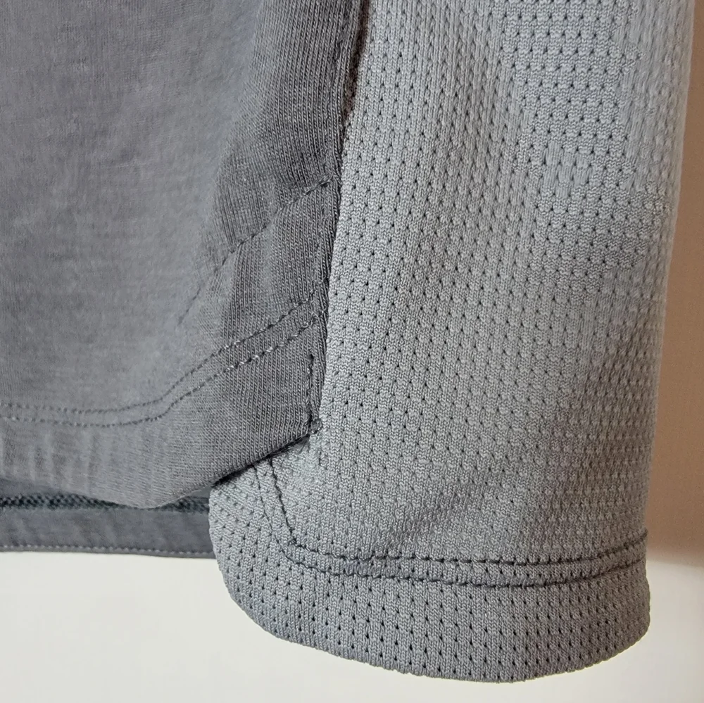 The North Face Men's T-Shirt, Size S - Picture 5 of 9